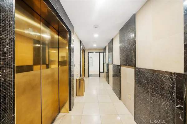 $1,170,000 | 3131 Michelson Drive, Unit 1206, Irvine, CA 92612