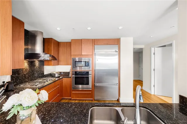 $1,170,000 | 3131 Michelson Drive, Unit 1206, Irvine, CA 92612