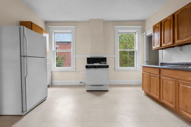 $1,995 | 29 Belden Street, Unit 3, Hartford, CT 06120