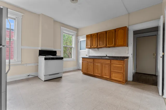 $1,995 | 29 Belden Street, Unit 3, Hartford, CT 06120