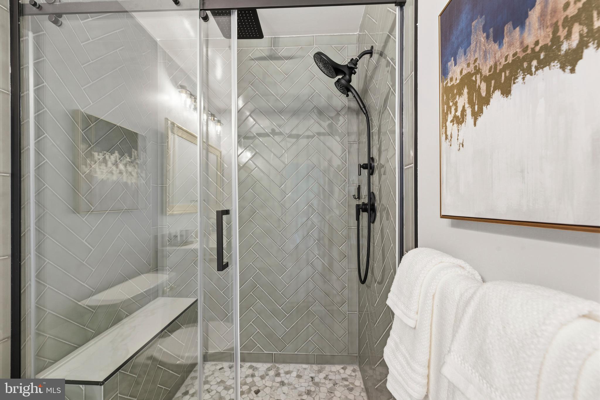 3675 1st Avenue Edgewater, MD 21037 - Photo 32 of 61 Hallway Bathroom 2