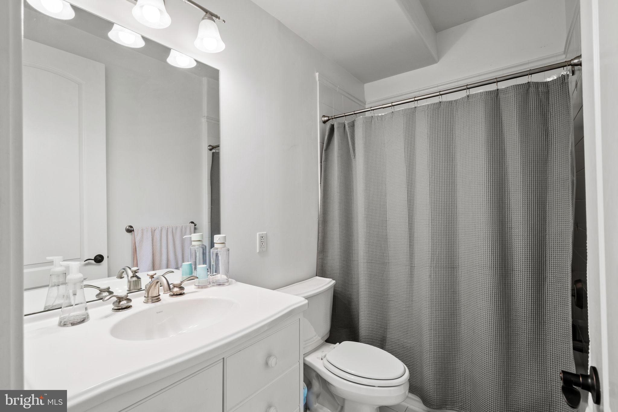 1321 Arrowmink Road Villanova, PA 19085 - Photo 19 of 38