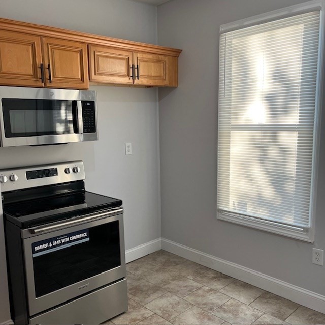 65-67 Mansfield Street Springfield, MA 01108 - Photo 6 of 11