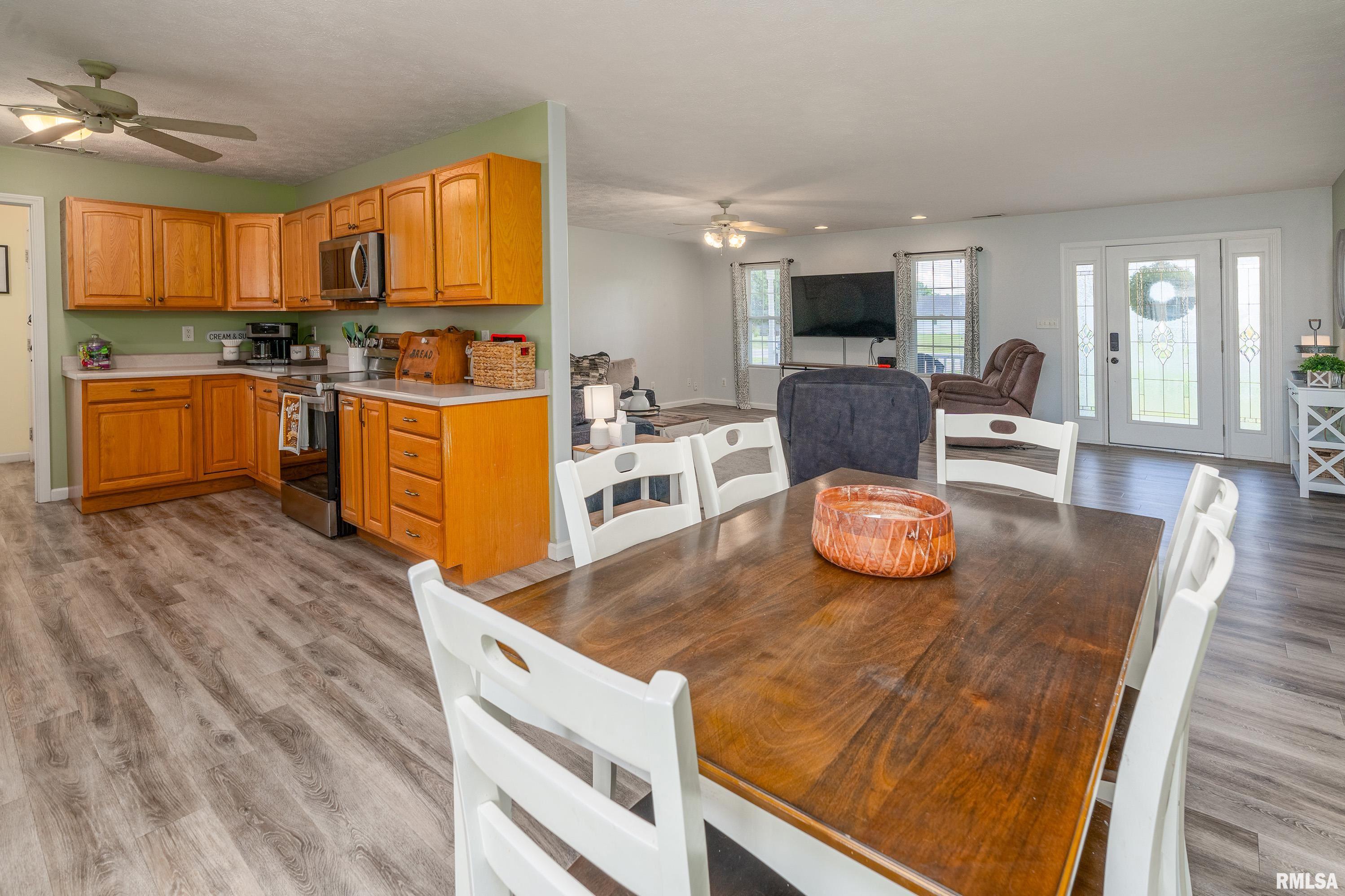 307 Evergreen Trail Herrin, IL 62948 - Photo 9 of 33