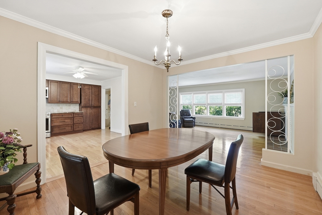 22 Maxdale Road Worcester, MA 01602 - Photo 8 of 34