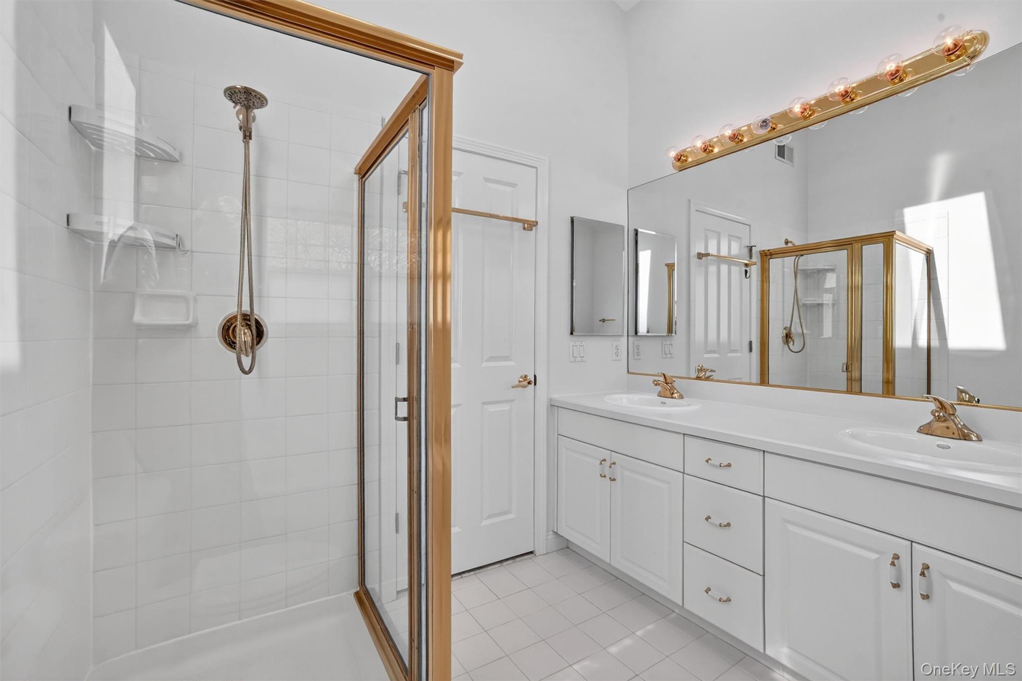 107 Winding Ridge Road, Unit 107 White Plains, NY 10603 - Photo 21 of 50 Master bath ensuite