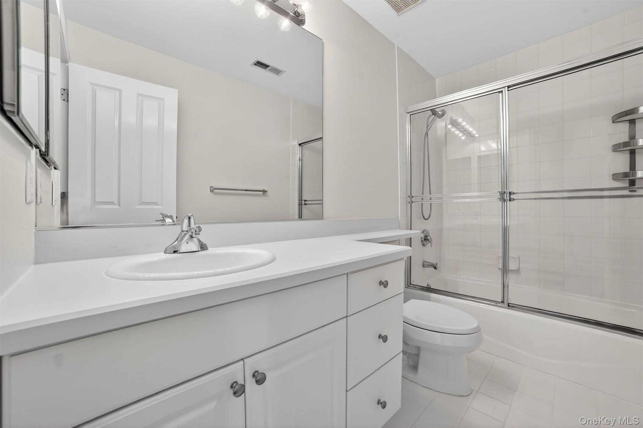 107 Winding Ridge Road, Unit 107 White Plains, NY 10603 - Photo 26 of 50 Hall Bath