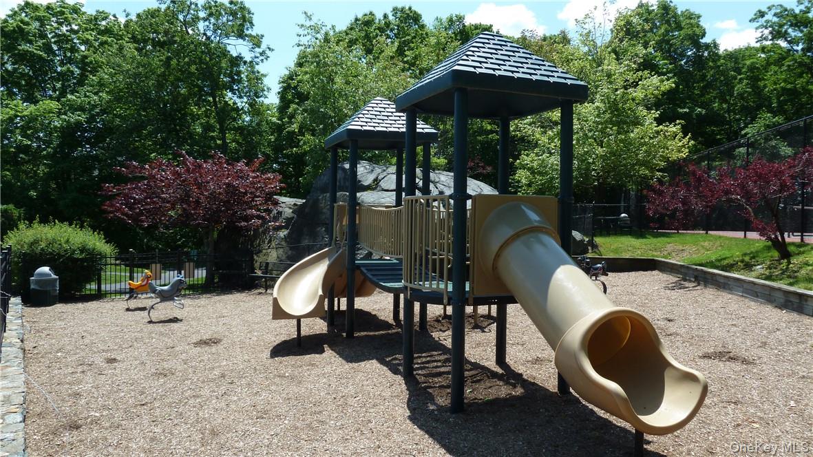 107 Winding Ridge Road, Unit 107 White Plains, NY 10603 - Photo 26 of 30 a view of outdoor space and porch