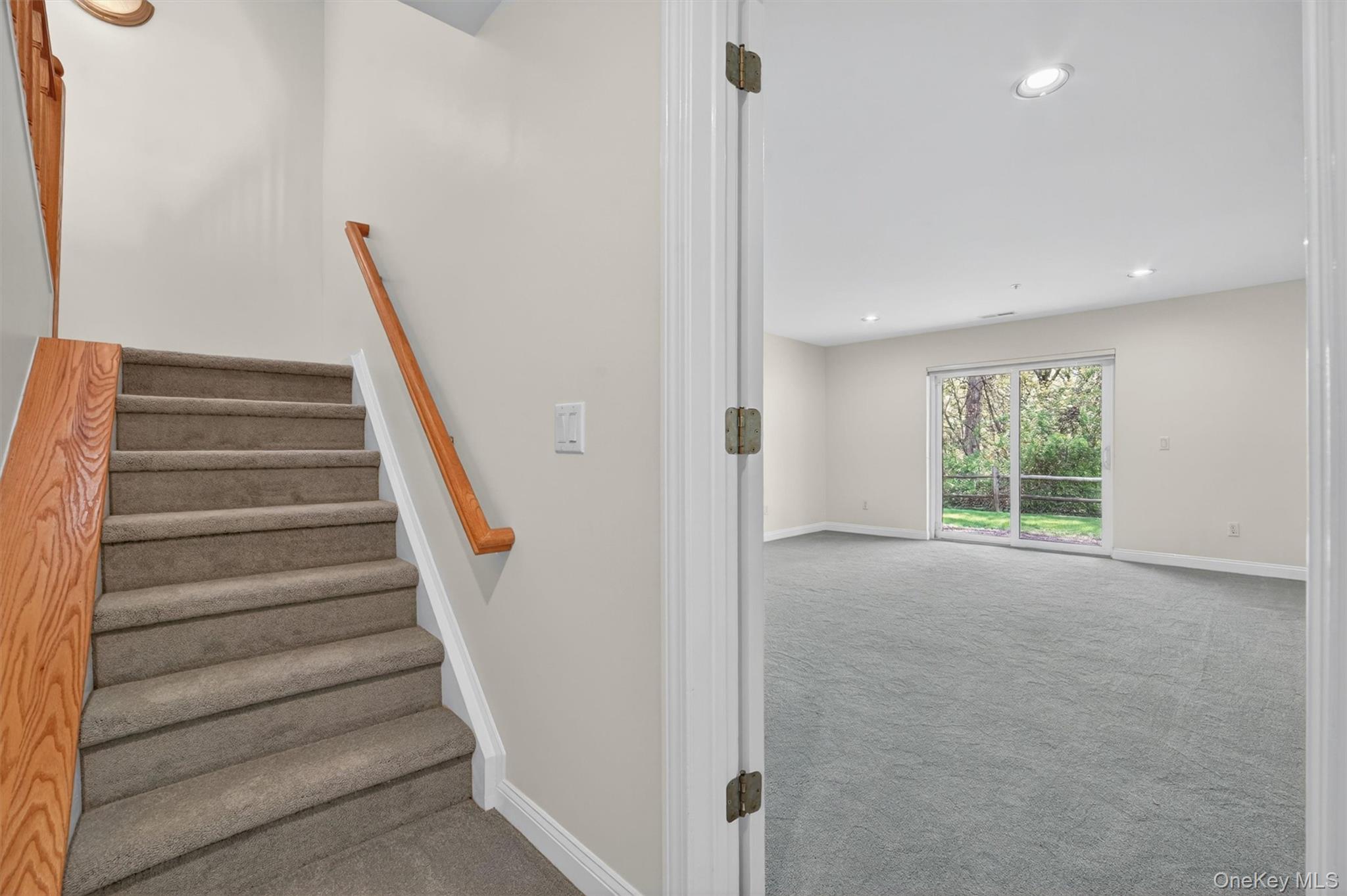 107 Winding Ridge Road, Unit 107 White Plains, NY 10603 - Photo 28 of 50 Stairs lower level to family room