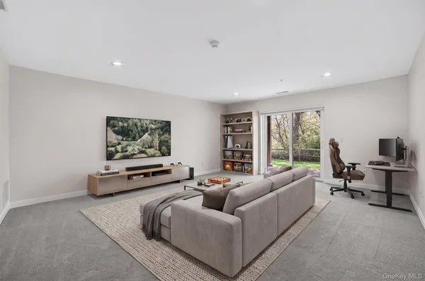 $7,500 | 107 Winding Ridge Road, Unit 107, White Plains, NY 10603