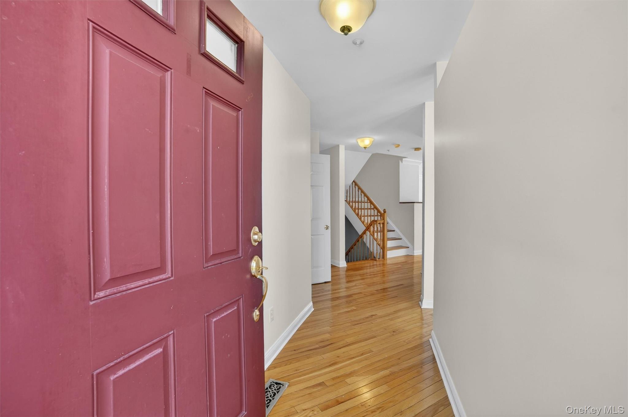 107 Winding Ridge Road, Unit 107 White Plains, NY 10603 - Photo 3 of 50 Hallway
