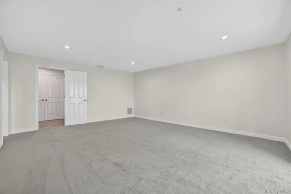 $7,500 | 107 Winding Ridge Road, Unit 107, White Plains, NY 10603