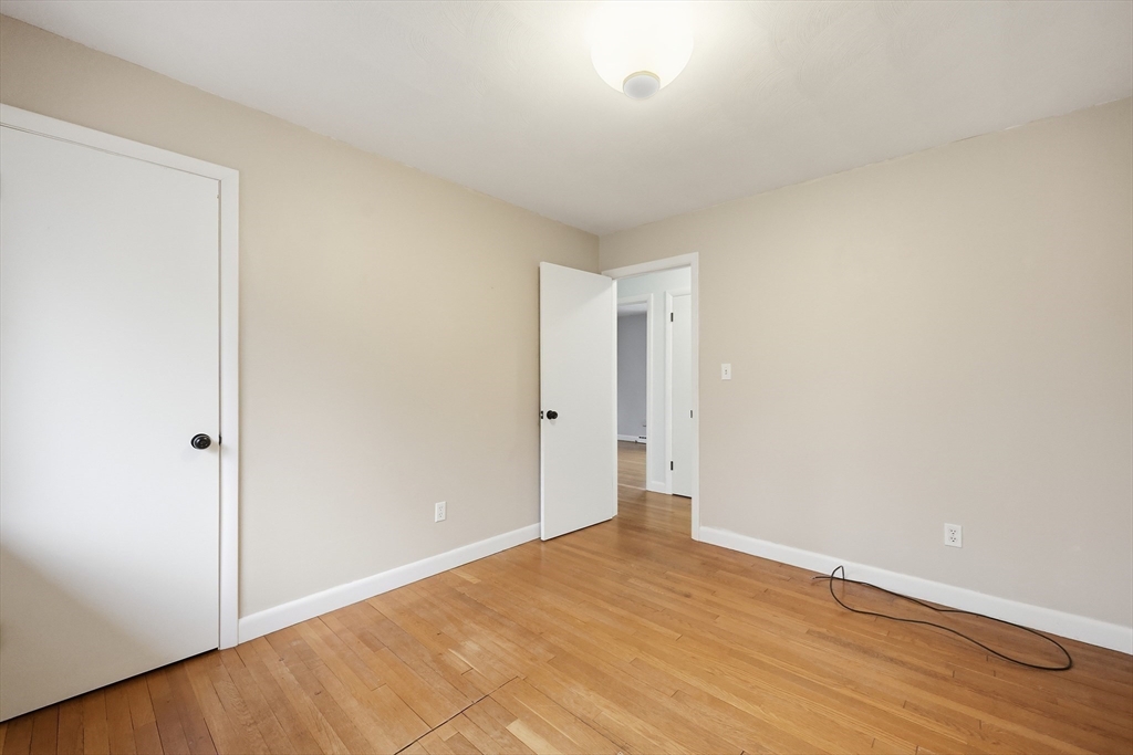 121 Rocky Hill Road Hadley, MA 01035 - Photo 19 of 41