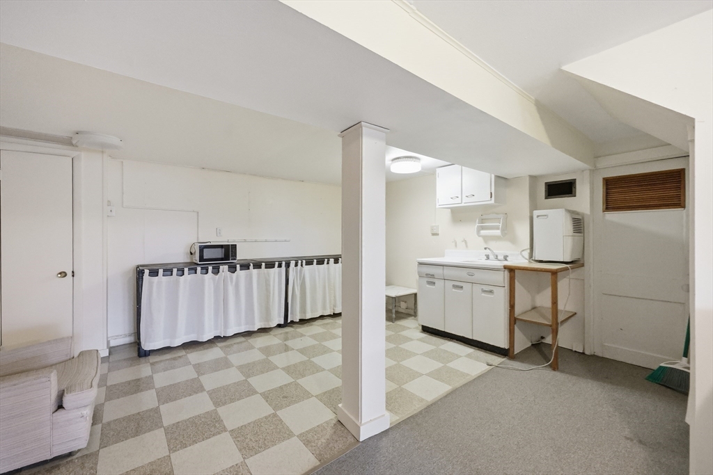 121 Rocky Hill Road Hadley, MA 01035 - Photo 31 of 41