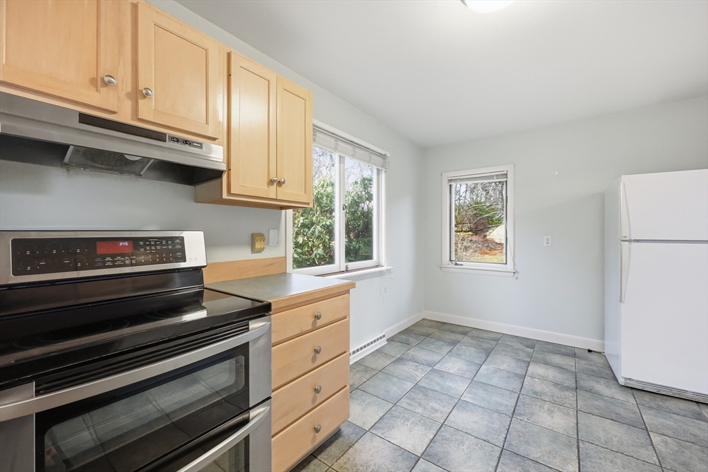 121 Rocky Hill Road Hadley, MA 01035 - Photo 10 of 41