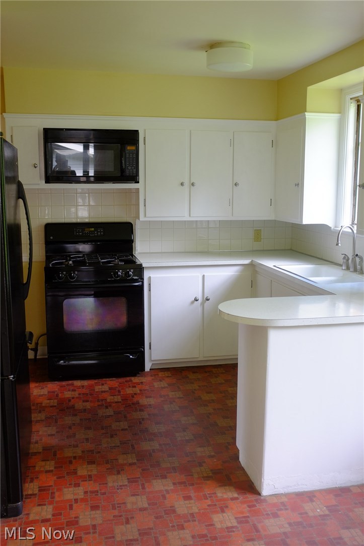 1910 South Compton Road Cleveland, OH 44118 - Photo 8 of 17
