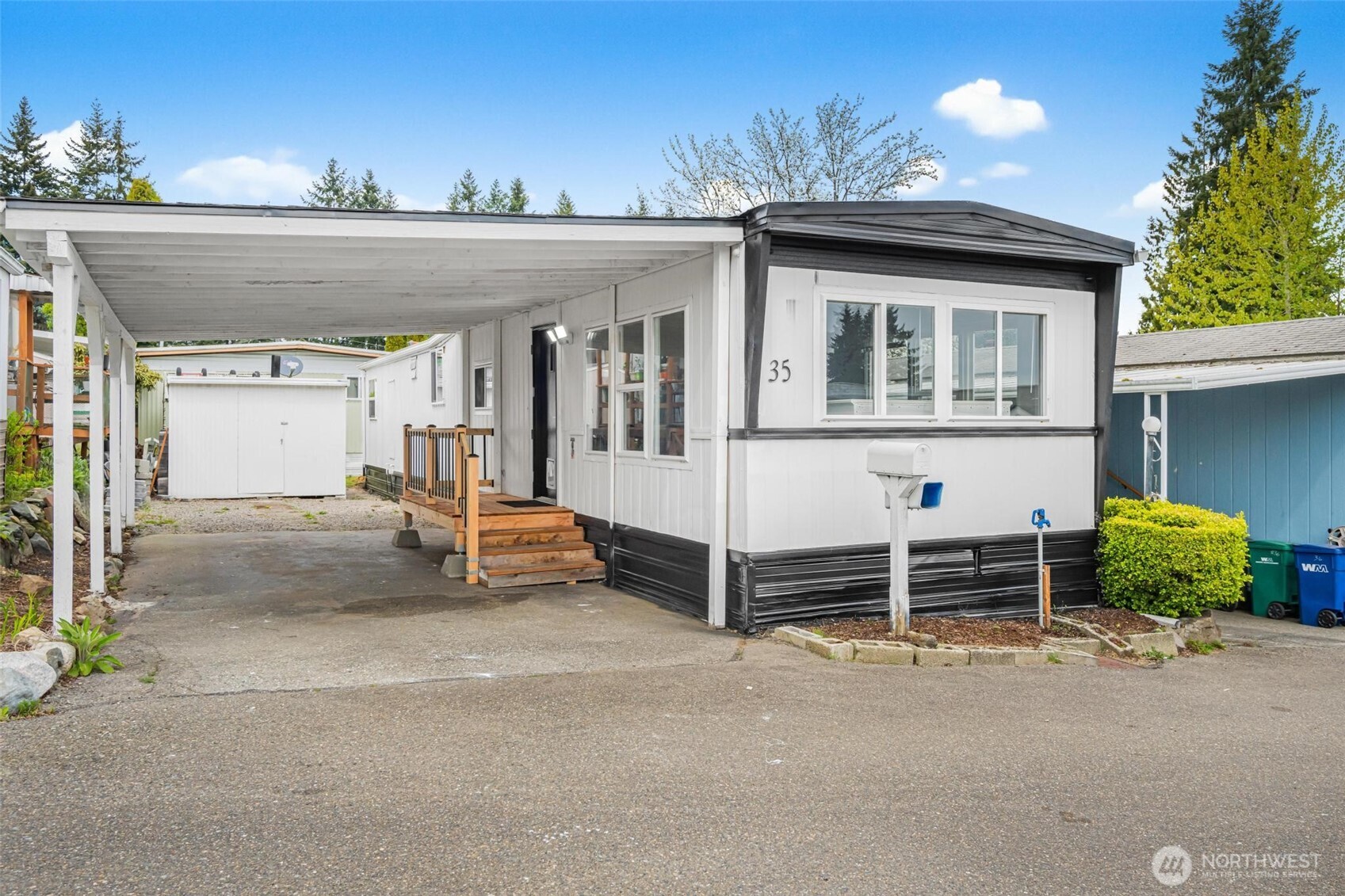 23708 Locust Way, Unit 35 Bothell, WA 98021 - Photo 2 of 20