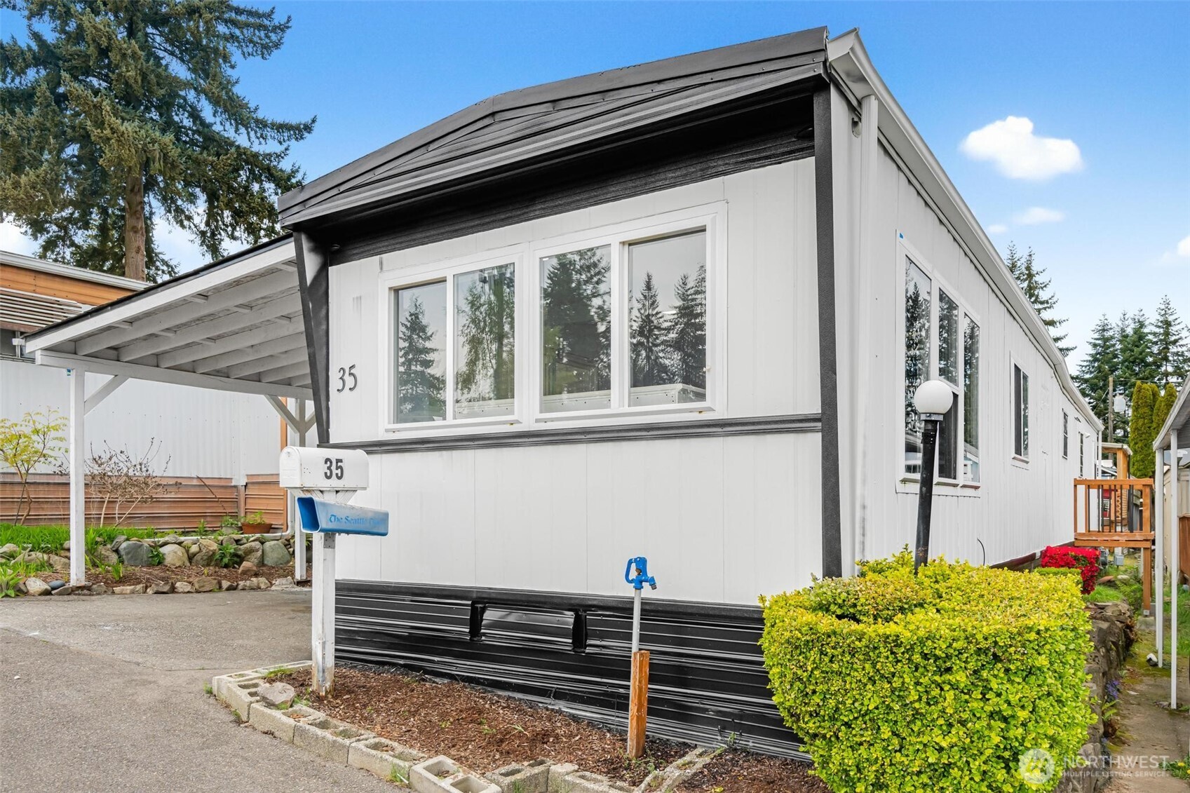 23708 Locust Way, Unit 35 Bothell, WA 98021 - Photo 3 of 20
