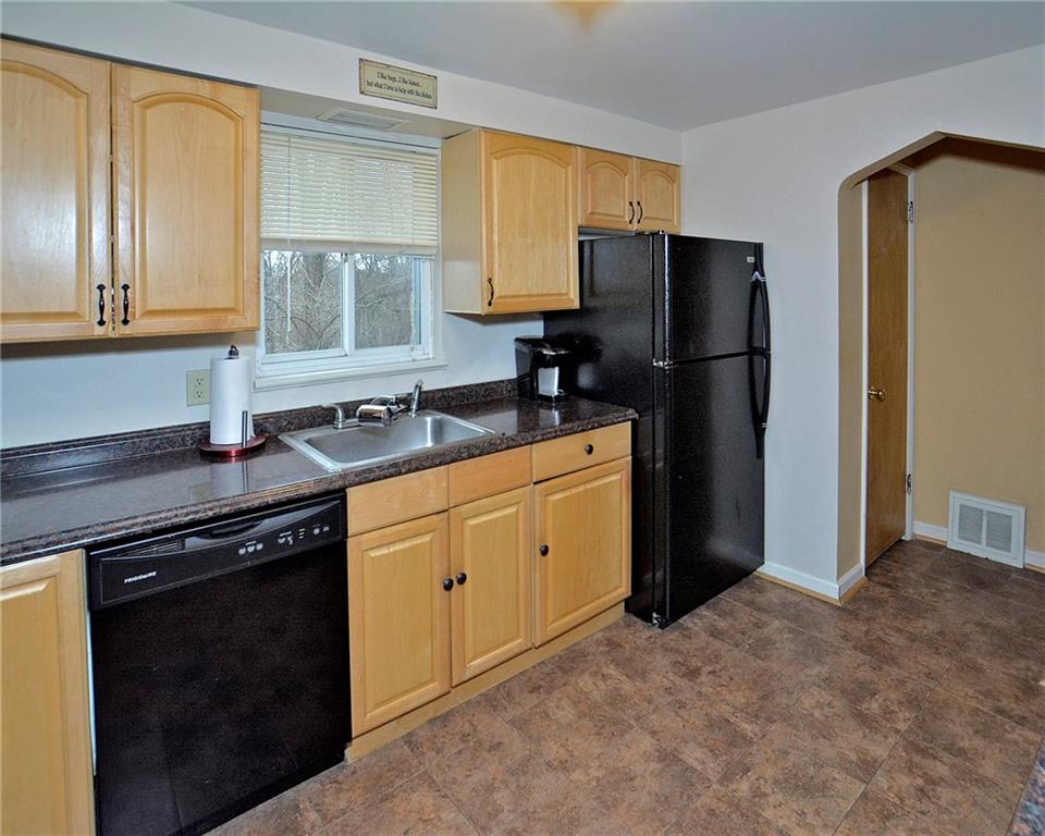 6409 Verona Road Verona, PA 15147 - Photo 4 of 21 Gallery Image 4