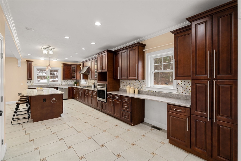 98 R Walnut Street Shrewsbury, MA 01545 - Photo 14 of 42