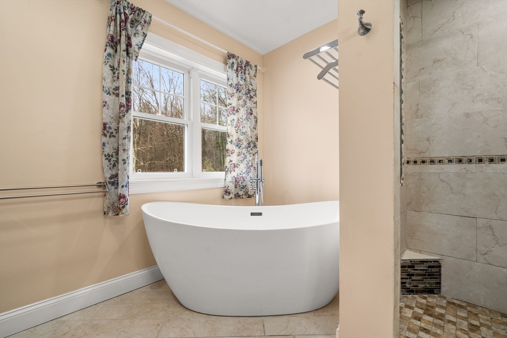 98 R Walnut Street Shrewsbury, MA 01545 - Photo 26 of 42
