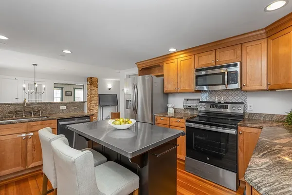 $709,000 | 33 Pleasant Street, Hopkinton, MA 01748