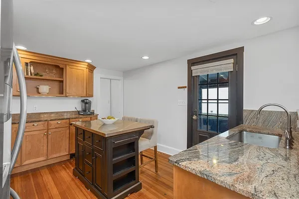 $709,000 | 33 Pleasant Street, Hopkinton, MA 01748