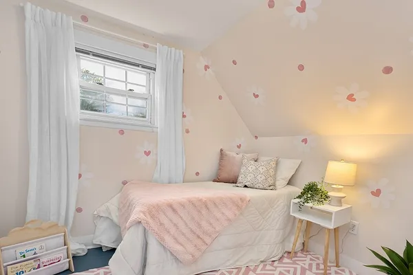 $709,000 | 33 Pleasant Street, Hopkinton, MA 01748