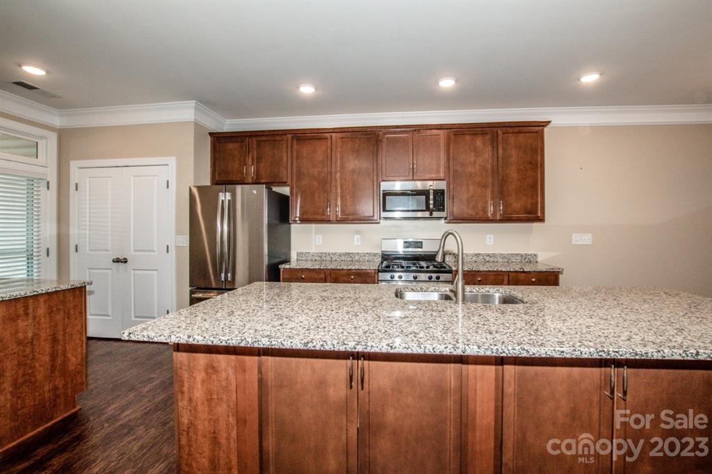 202 Waterlynn Ridge Road, Unit E Mooresville, NC 28117 - Photo 4 of 27 Gallery Image 4