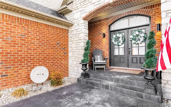 $550,000 | 3424 Royal Lake Drive, Floyds Knobs, IN 47119