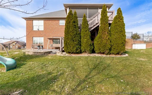 $550,000 | 3424 Royal Lake Drive, Floyds Knobs, IN 47119