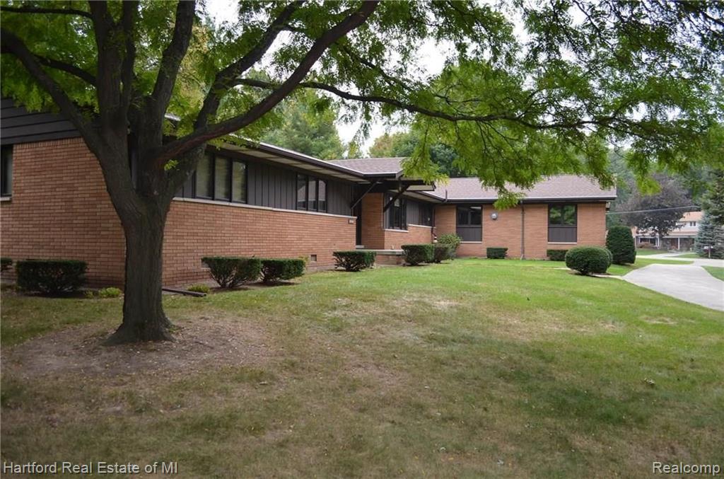 30098 Richmond Road Farmington Hills, MI 48334 - Photo 3 of 61