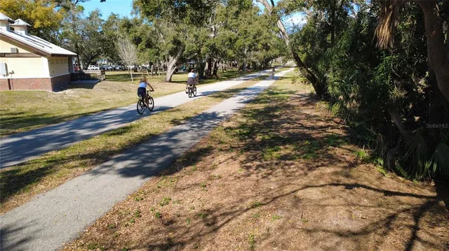 a view of road with yard