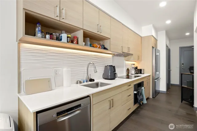 $450,000 | 11903 Northeast 128th Street, Unit 204, Kirkland, WA 98034