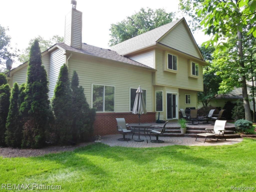 118 Chestnut Ridge Walled Lake, MI 48390 - Photo 22 of 22 Rear