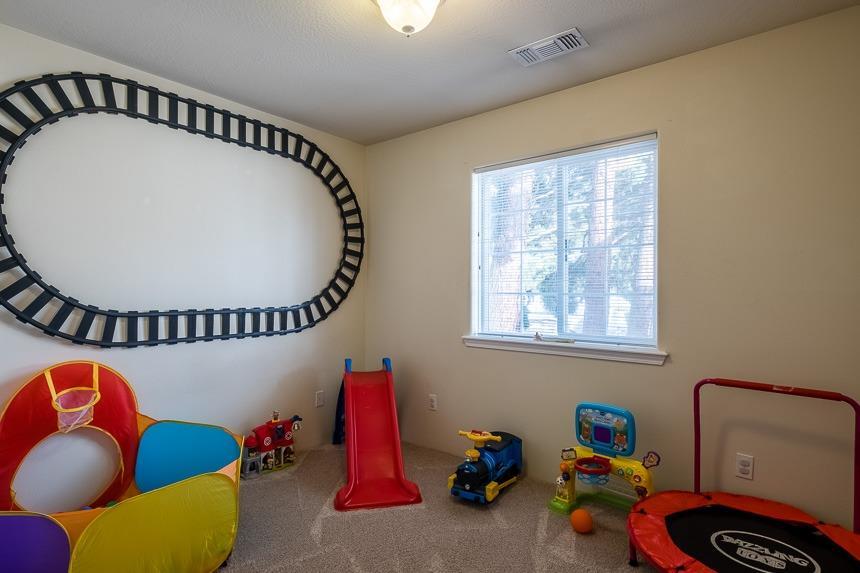 667 Shadow Way Central Point, OR 97502 - Photo 16 of 26