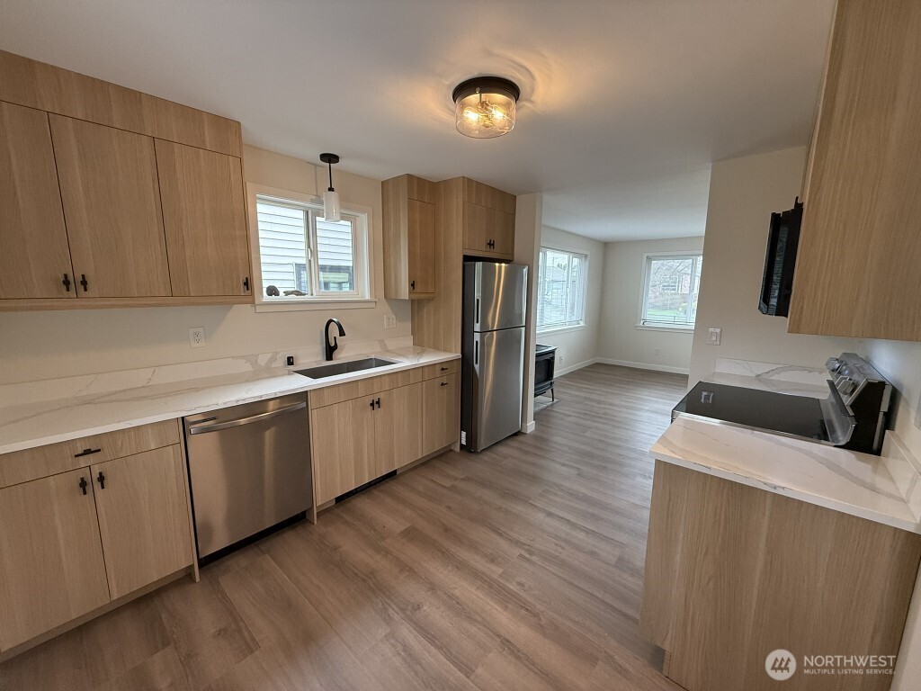 418 Williams Avenue North Renton, WA 98057 - Photo 8 of 16
