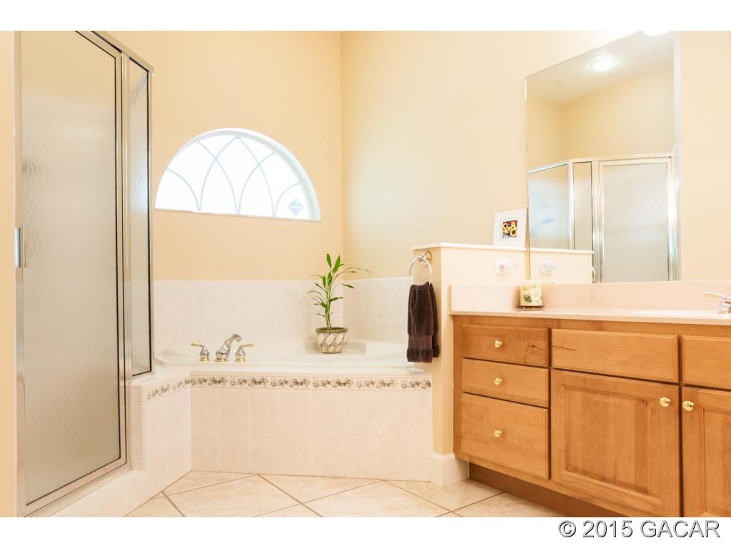 10215 Southwest 17th Place Gainesville, FL 32607 - Photo 14 of 24 Gallery Image 14