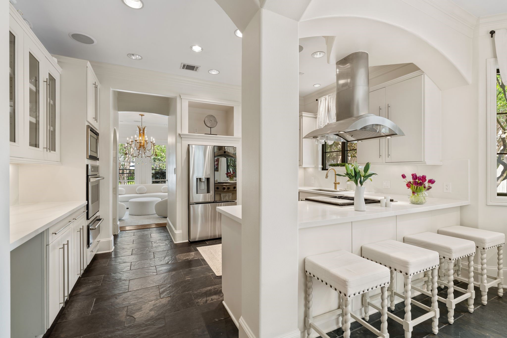 30 Hackberry Lane, Unit A Houston, TX 77027 - Photo 19 of 42 Another view of this exquisite kitchen!