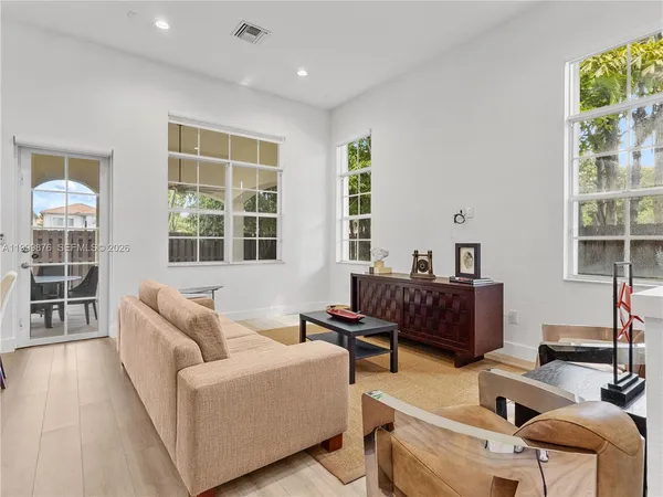 $6,199 | 11339 Northwest 71st Street, Unit 11339, Doral, FL 33178