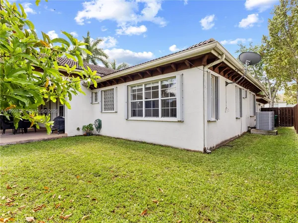 $6,199 | 11339 Northwest 71st Street, Unit 11339, Doral, FL 33178