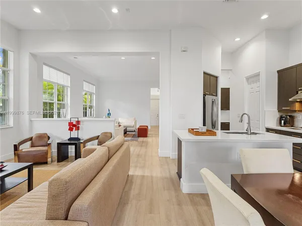 $6,199 | 11339 Northwest 71st Street, Unit 11339, Doral, FL 33178