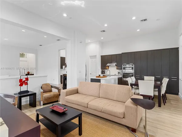 $6,199 | 11339 Northwest 71st Street, Unit 11339, Doral, FL 33178