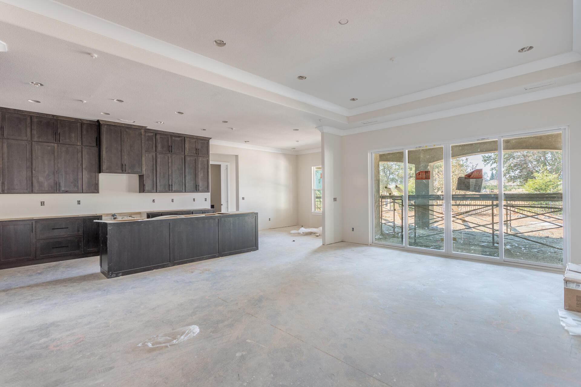 910 Santa Cruz Drive Redding, CA 96003 - Photo 15 of 28 a large white kitchen with a large window