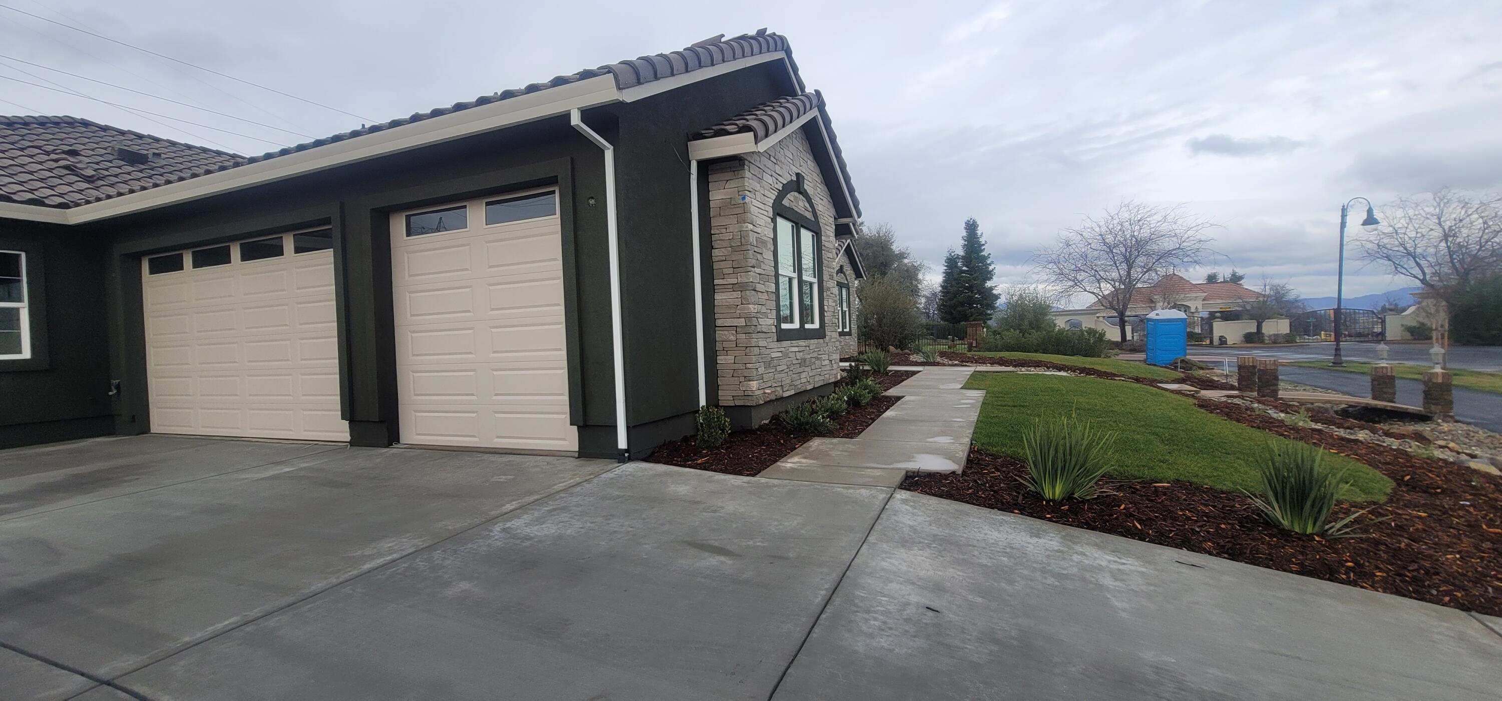 910 Santa Cruz Drive Redding, CA 96003 - Photo 25 of 28 a view of a back yard of the house