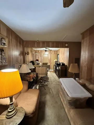 a view of a back yard