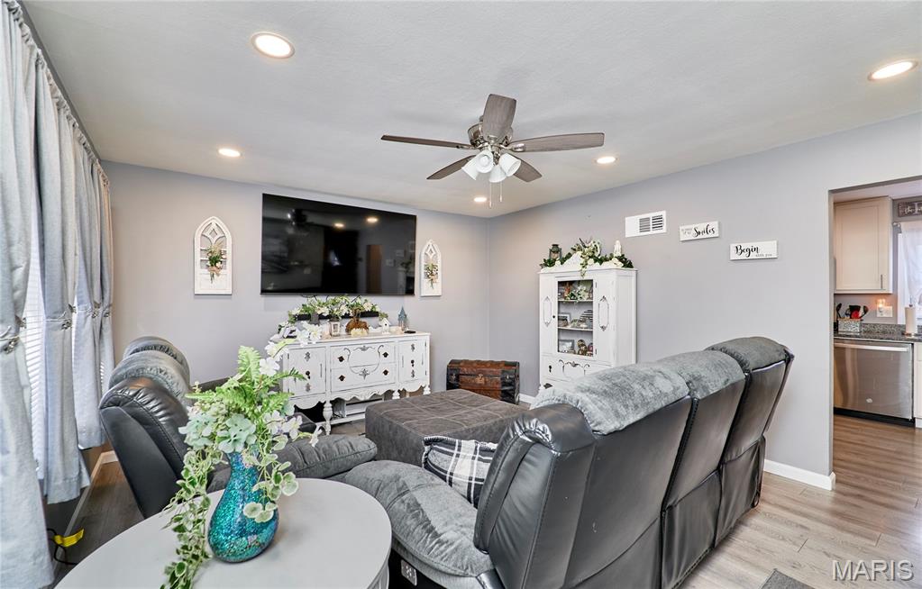 525 Mullanphy Road Florissant, MO 63031 - Photo 11 of 63