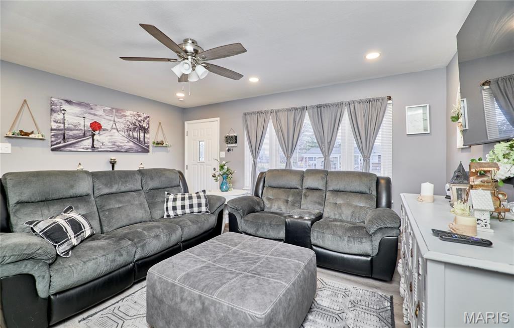 525 Mullanphy Road Florissant, MO 63031 - Photo 12 of 63