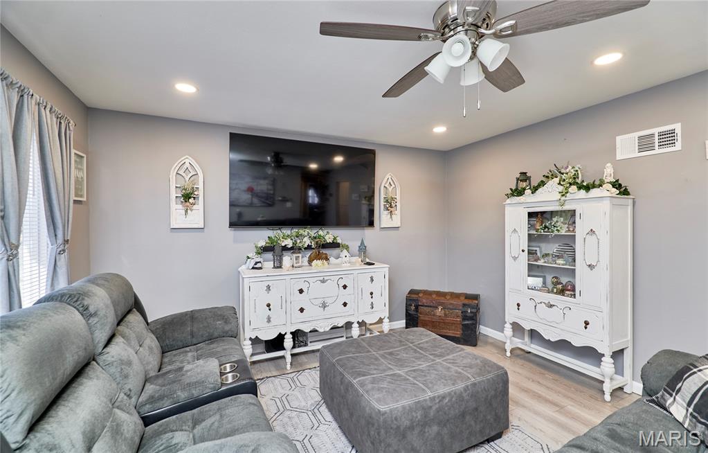 525 Mullanphy Road Florissant, MO 63031 - Photo 9 of 63