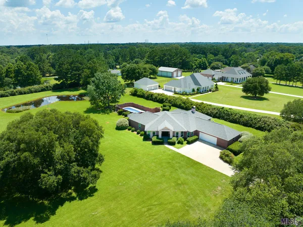 $675,000 | 12182 Indigo Drive, St. Francisville, LA 70775